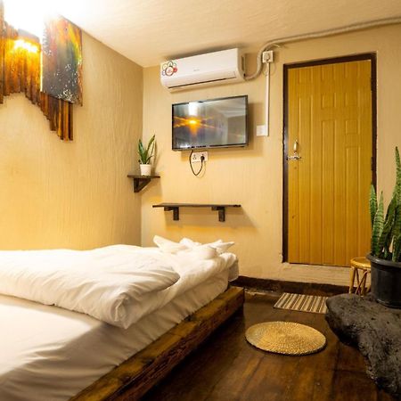 The Weavers Inn Lalitpur Esterno foto